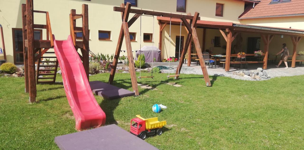 Penzion Kravin Bosilec Buitenkant foto