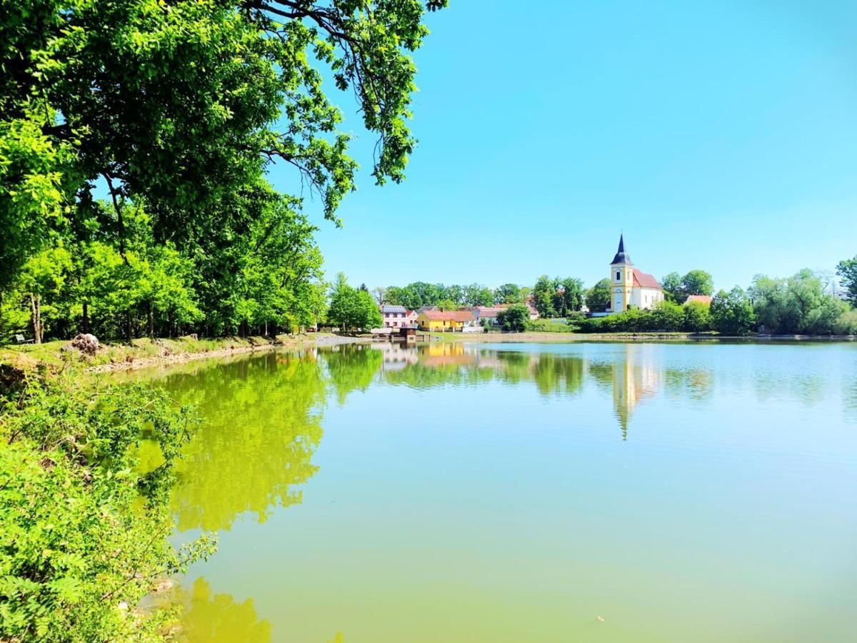Penzion Kravin Bosilec Buitenkant foto